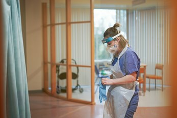 Image of nurse wearing PPE